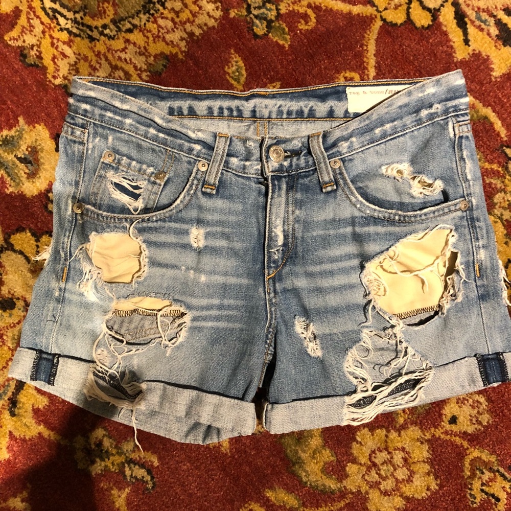 Rag and bone destroyed boyfriend shorts size 24